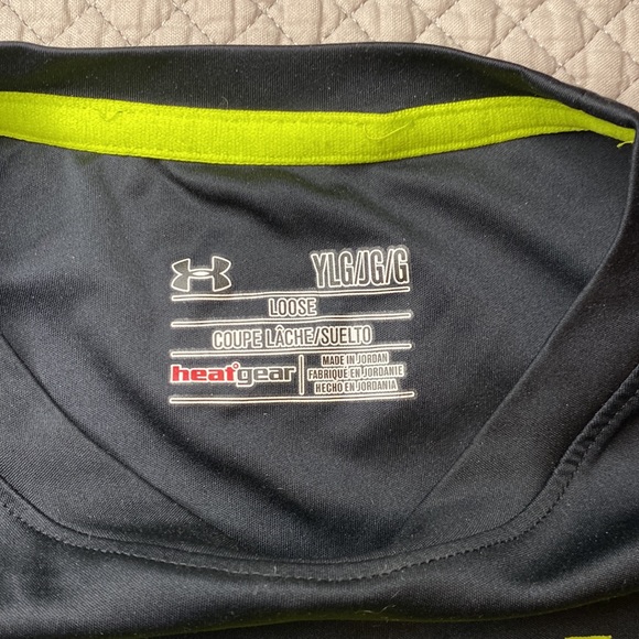 Boy’s Under Armour Athletic T-Shirt, Size Youth Large - Picture 3 of 4